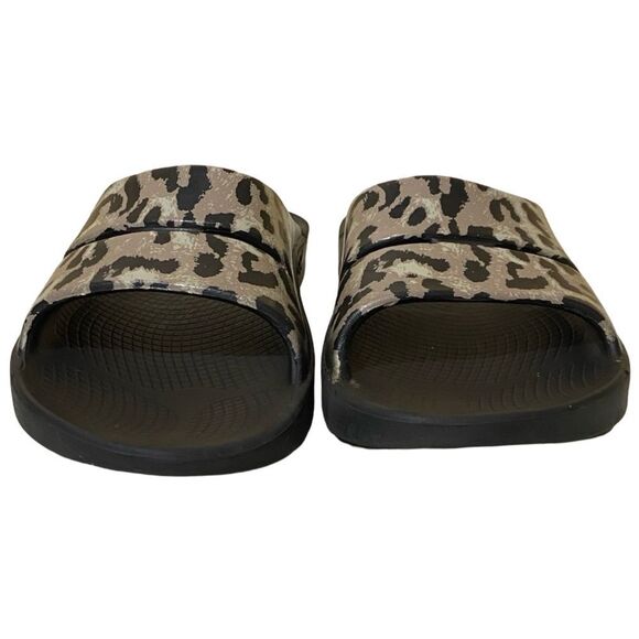 Oofos Women's Ooahh Limited Edition Cheetah Slides - Picture 3 of 8